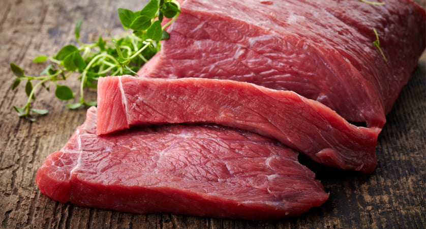 Se la carne diventa scura si può mangiare?