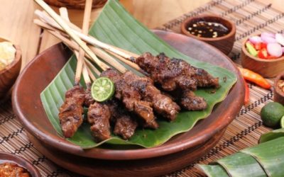 Spiedini di carne tipici della cucina indonesiana